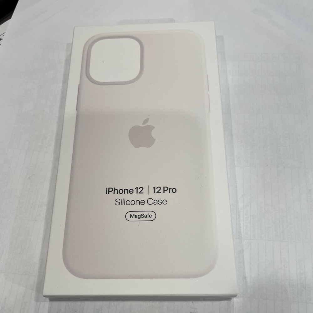 Apple iPhone 12-12Pro Silicone MagSafe Case